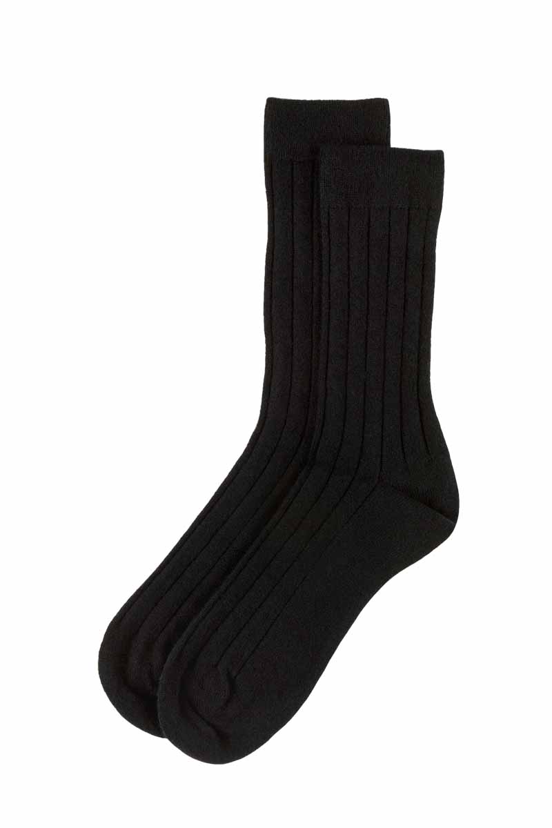 Mens Scottish cashmere socks. Black